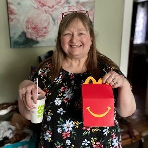 Meet your Posher, Joyce